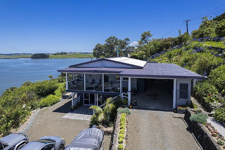 Photo of property in 2 High Street, Pahi, Paparoa, 0571