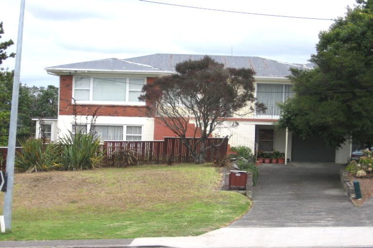 Photo of property in 316 Glenfield Road, Glenfield, Auckland, 0629