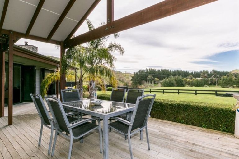Photo of property in 8 Waipuka Road, Waimarama, Havelock North, 4294