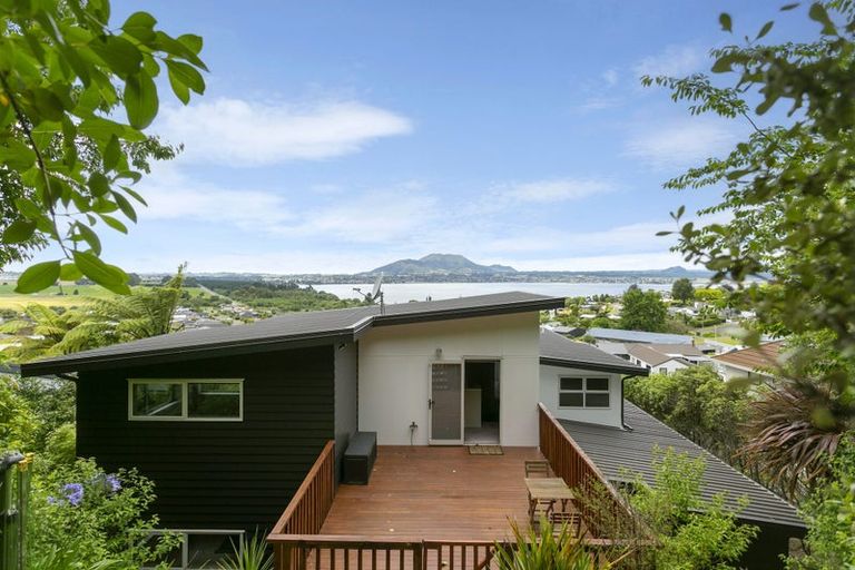 Photo of property in 33 Shera Street, Acacia Bay, Taupo, 3330