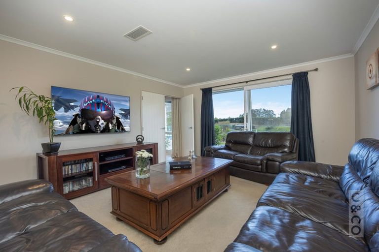 Photo of property in 43e Terry Smyth Drive, Kumeu, 0892