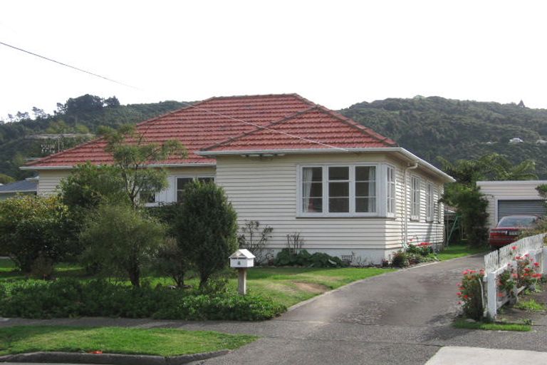 Photo of property in 4a Deans Grove, Taita, Lower Hutt, 5011