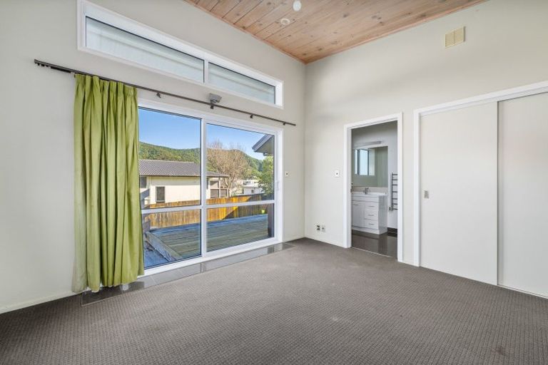 Photo of property in 261 Waikawa Road, Waikawa, Picton, 7220