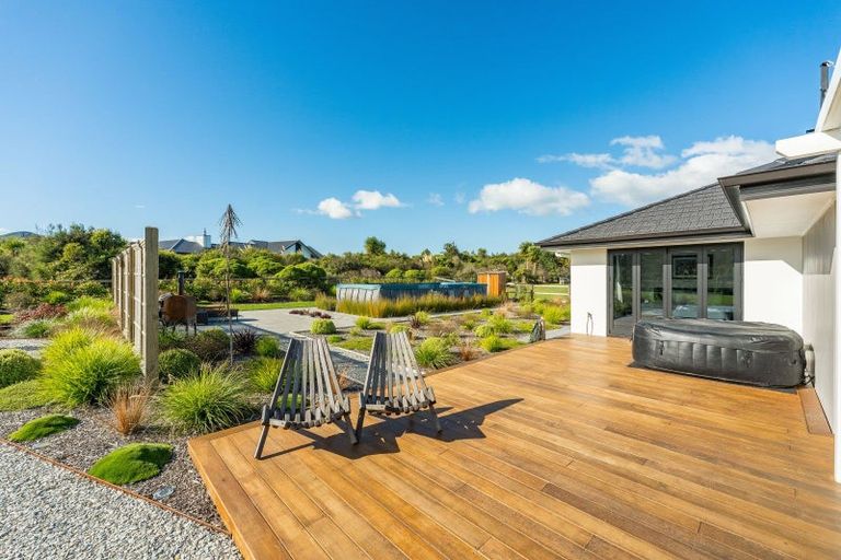 Photo of property in 1 Ribbonwood Lane, Kinloch, Taupo, 3377