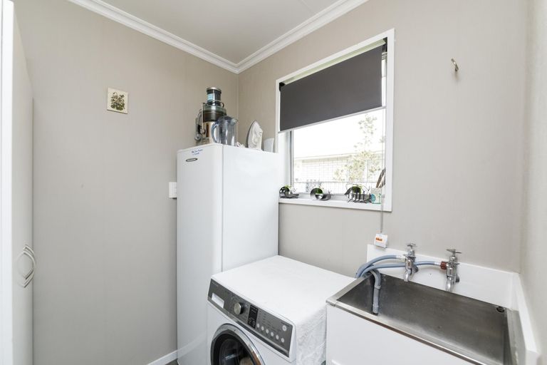 Photo of property in 24 Motuoapa Place, Kelvin Grove, Palmerston North, 4414