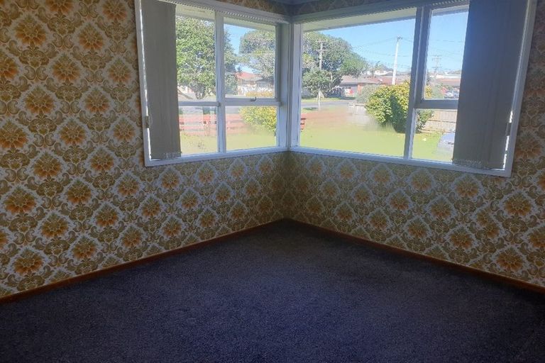 Photo of property in 525 Massey Road, Mangere, Auckland, 2022