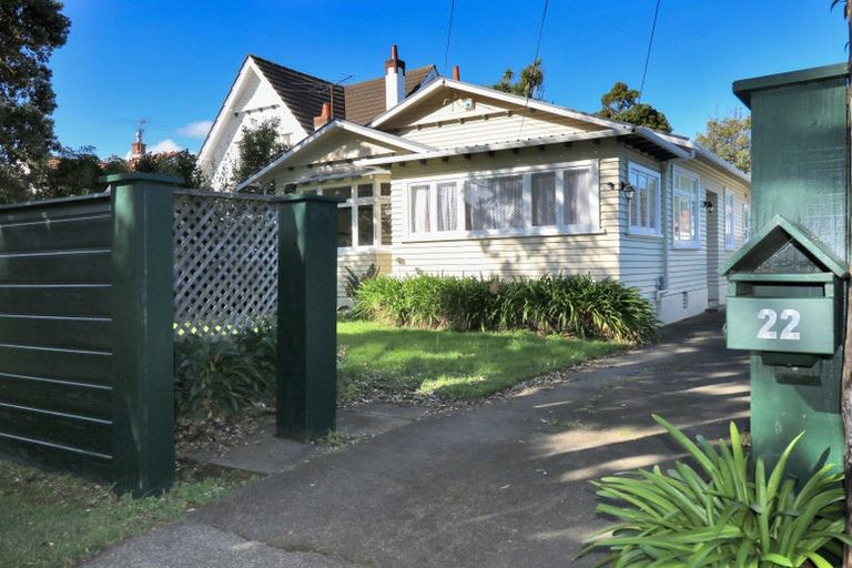 Photo of property in 22 Saint Albans Grove, Woburn, Lower Hutt, 5010