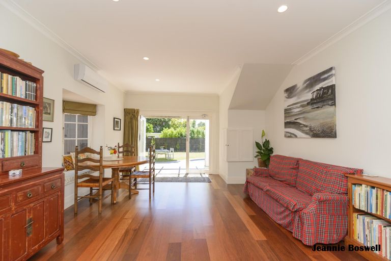 Photo of property in 220 Victoria Avenue, Hokowhitu, Palmerston North, 4410