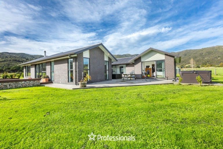 Photo of property in 2a Turksma Lane, Kaitoke, 5018