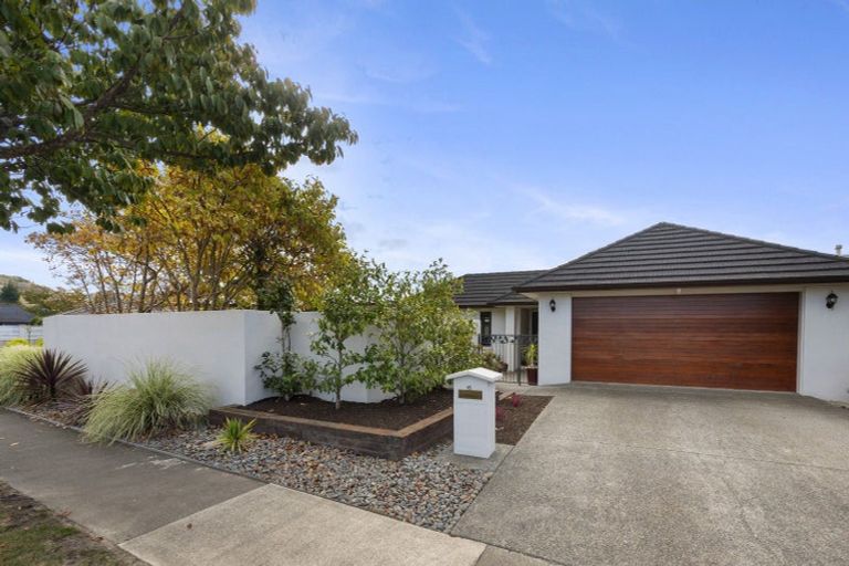 Photo of property in 15 Pinotage Drive, Greenmeadows, Napier, 4112