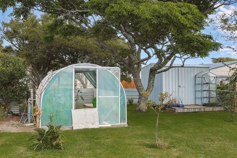 Photo of property in 10 Greenfield Street, Hector, 7822