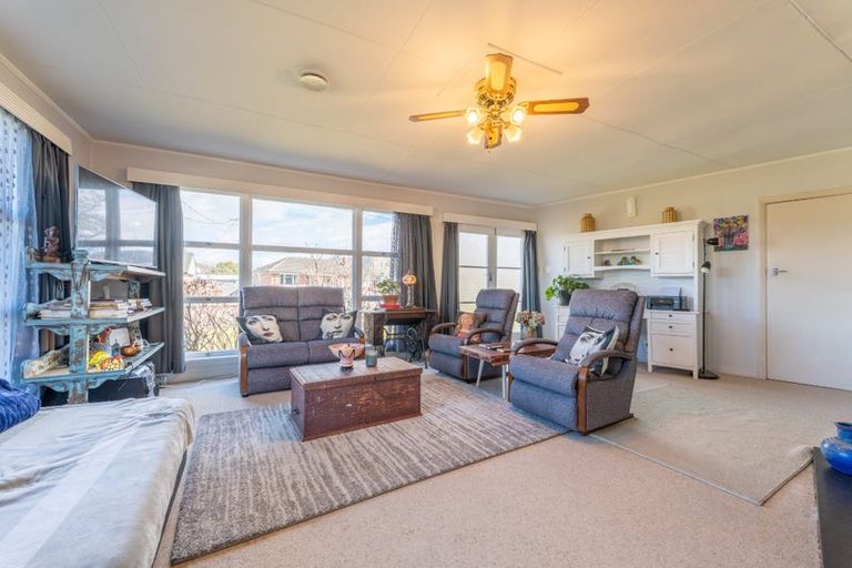 Photo of property in 15 Rugby Street, Waimate, 7924