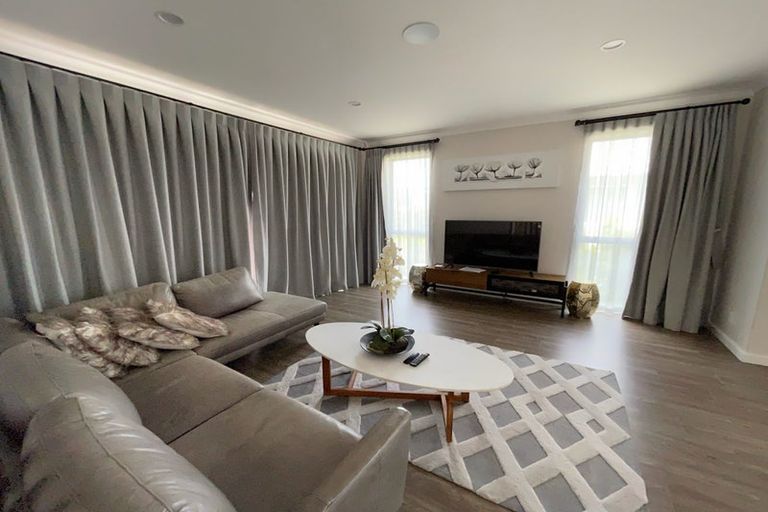 Photo of property in 13 Tawatawa Street, Long Bay, Auckland, 0630