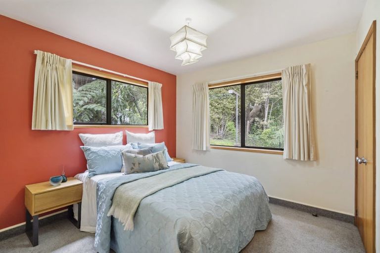 Photo of property in 15 Trelawny Place, Hillcrest, Auckland, 0627
