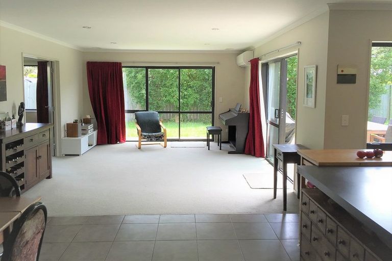 Photo of property in 16 Herries Lane, Lake Hayes, Queenstown, 9304