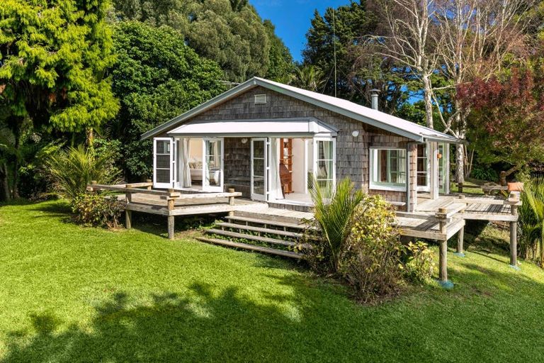 Photo of property in 103 Hinau Road, Waimauku, 0881