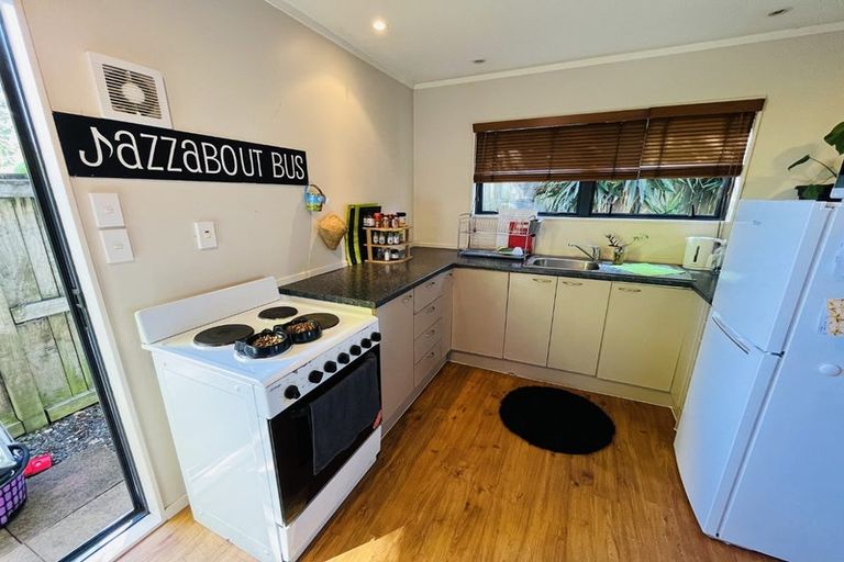 Photo of property in 6 Lawson Way, Weymouth, Auckland, 2103
