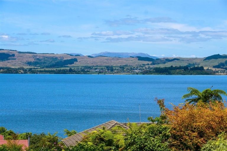 Photo of property in 21 Grand Vue Road, Kawaha Point, Rotorua, 3010