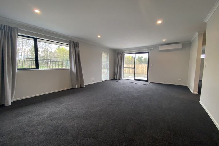 Photo of property in 14 Applegrove Crescent, Belfast, Christchurch, 8051