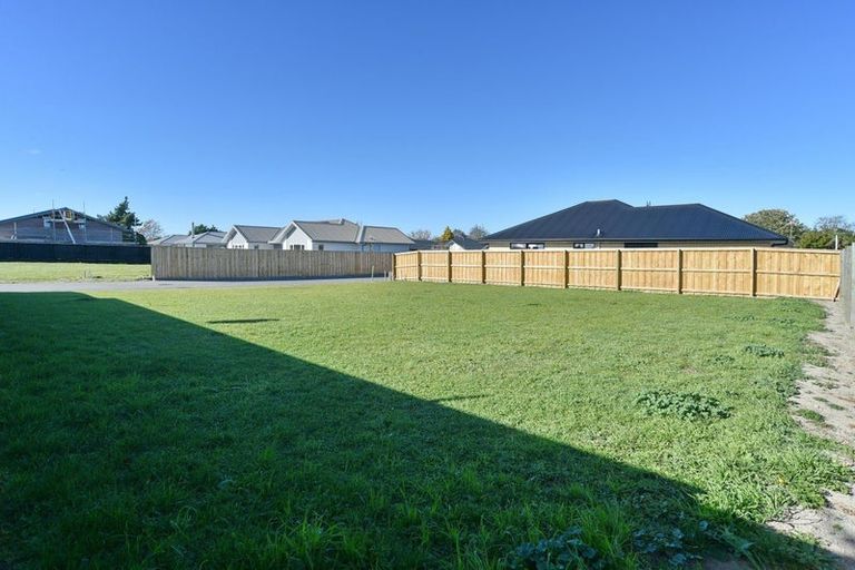 Photo of property in 1 Livingstone Place, Rangiora, 7400