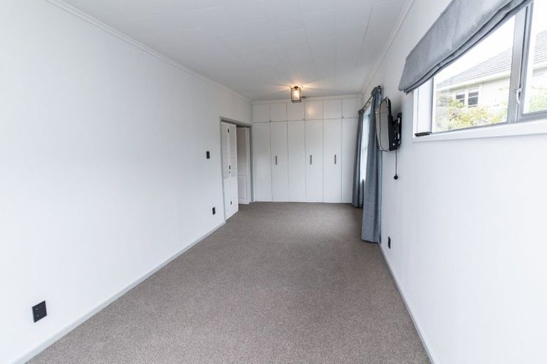 Photo of property in 30c Collins Avenue, Tawa, Wellington, 5028