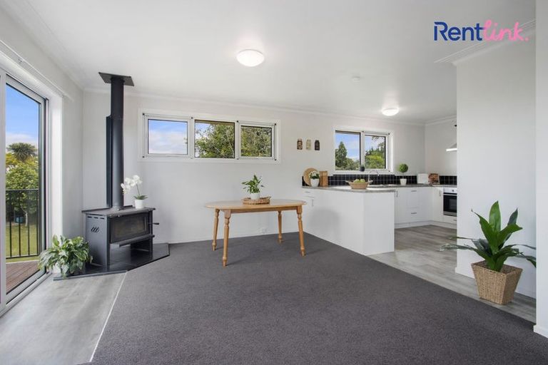 Photo of property in 19 Binnie Road, Katikati, 3129