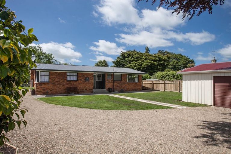 Photo of property in 281 Shakespeare Street, Leamington, Cambridge, 3432