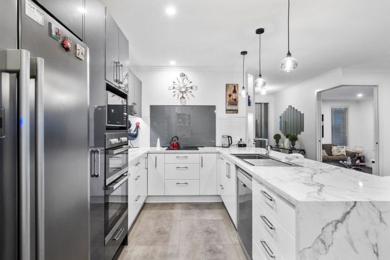 Photo of property in 60 Adler Drive, Ohauiti, Tauranga, 3112