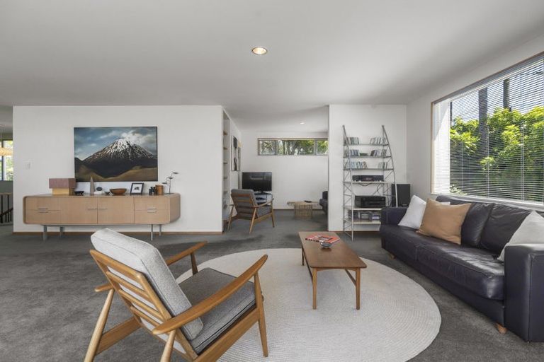 Photo of property in 41 Old Lake Road, Narrow Neck, Auckland, 0624