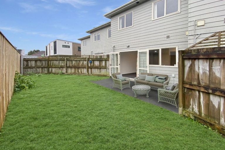 Photo of property in 3/8 Waldie Grove, Avalon, Lower Hutt, 5011