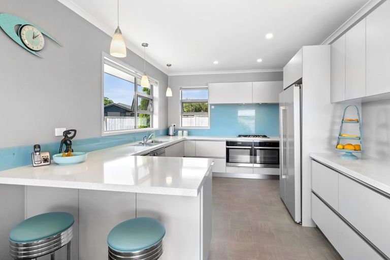 Photo of property in 12 Megaw Close, Whalers Gate, New Plymouth, 4310