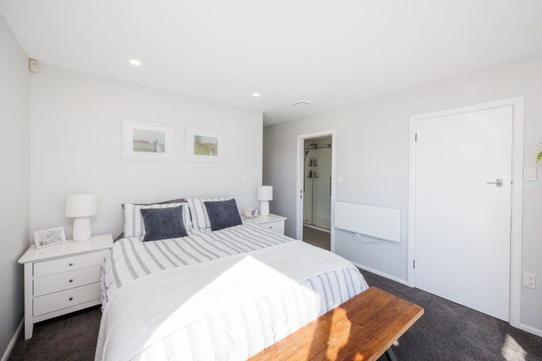 Photo of property in 37 Parkland Crescent, Terrace End, Palmerston North, 4410