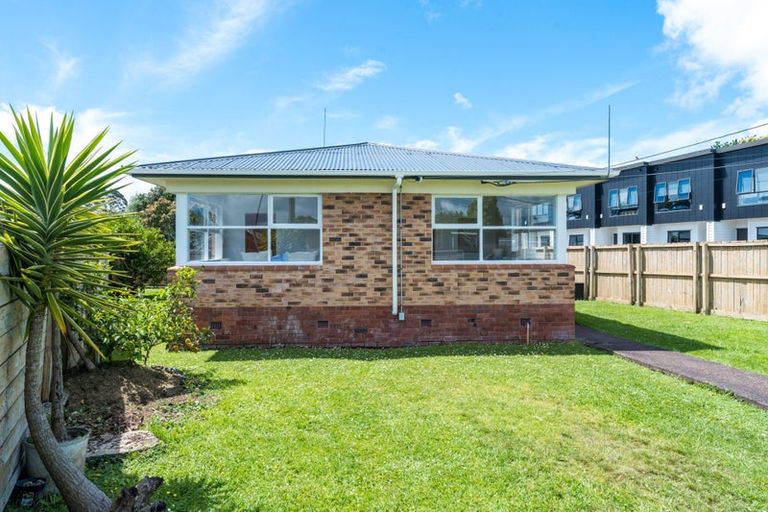 Photo of property in 39 Harrington Road, Henderson, Auckland, 0610