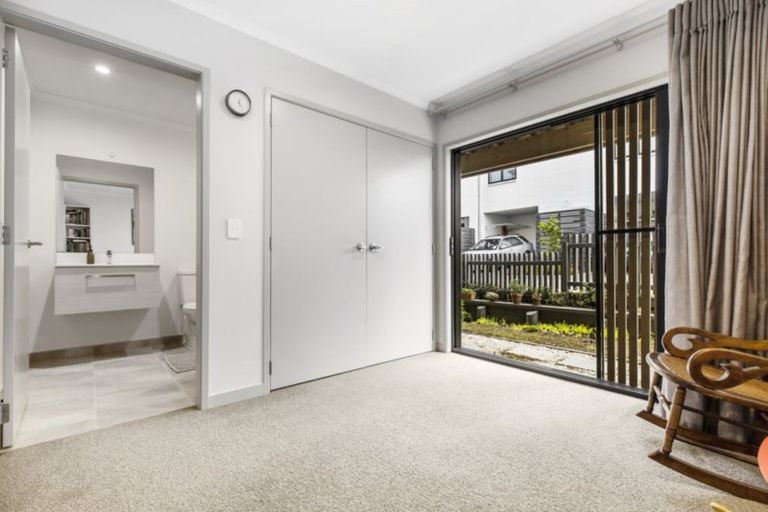 Photo of property in 10 Pheasant Lane, Hobsonville, Auckland, 0616