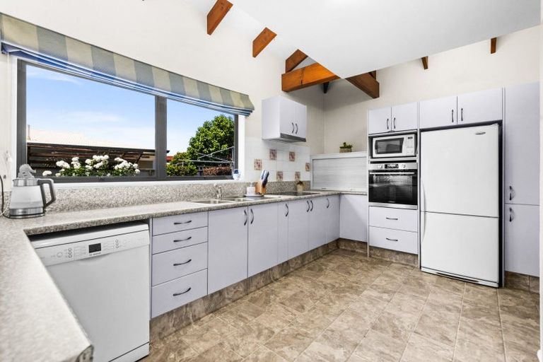 Photo of property in 35 Ngarimu Crescent, Taradale, Napier, 4112