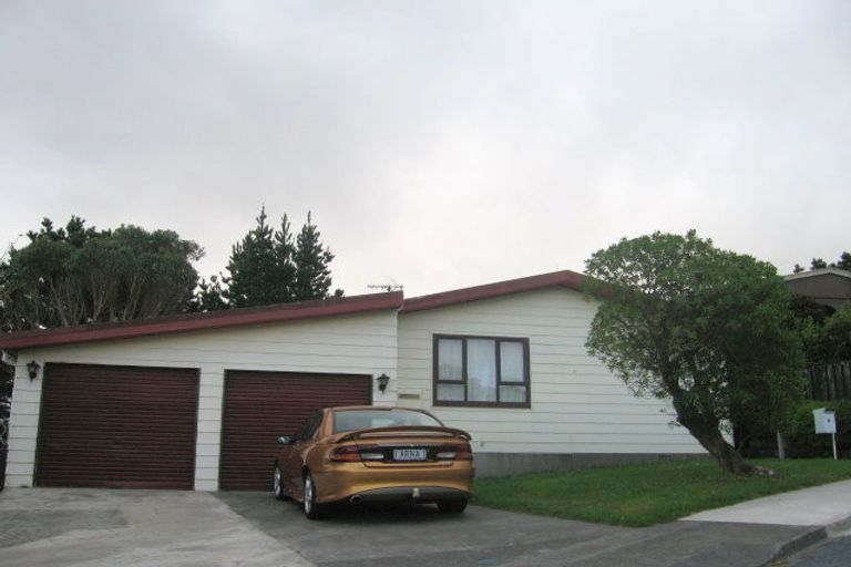 Photo of property in 8 Tortola Crescent, Grenada Village, Wellington, 6037