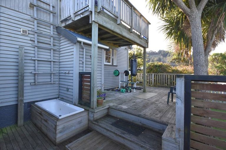 Photo of property in 28 Freyberg Avenue, Sawyers Bay, Port Chalmers, 9023