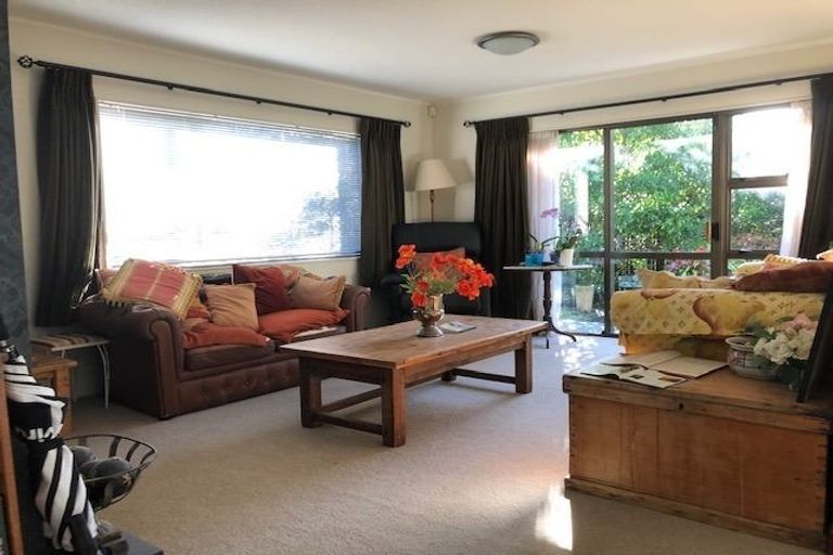 Photo of property in 10/177 Onewa Road, Birkenhead, Auckland, 0626