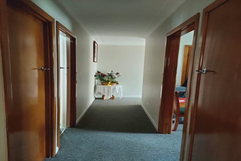 Photo of property in 53 Gloria Avenue, Te Atatu Peninsula, Auckland, 0610