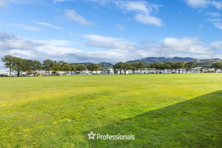Photo of property in 52 Mary Crescent, Elderslea, Upper Hutt, 5018