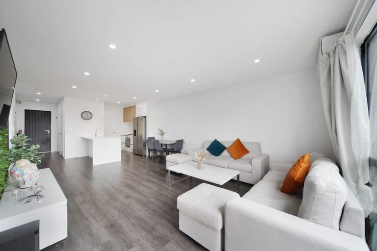 Photo of property in 11 Tuuhura Road, Pukekohe, 2120