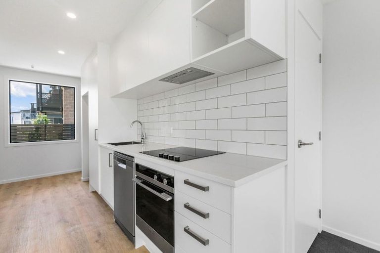 Photo of property in 1/3234 Great North Road, New Lynn, Auckland, 0600