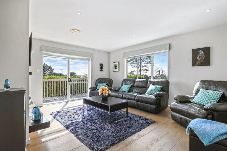Photo of property in 7 Bushglen Court, Browns Bay, Auckland, 0630