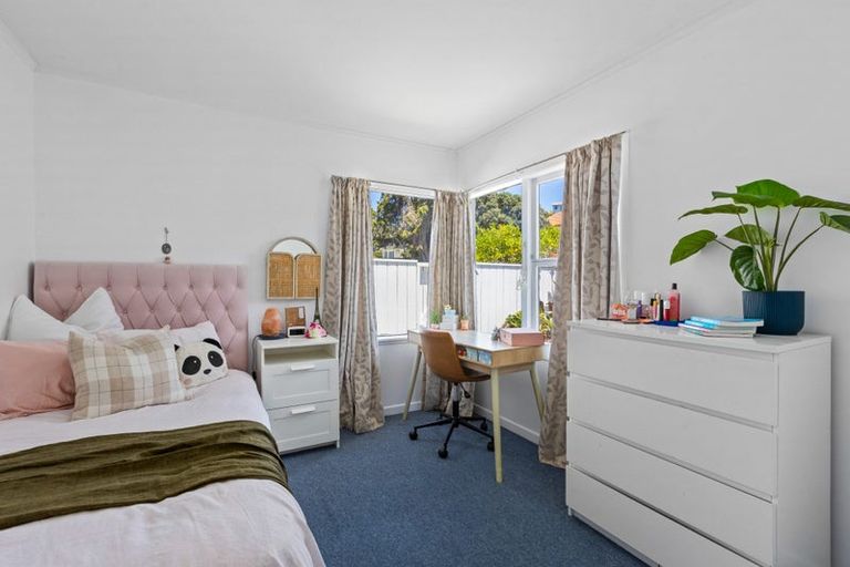 Photo of property in 1/46 Matipo Road, Mairangi Bay, Auckland, 0630