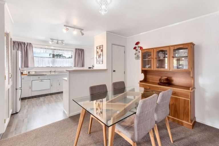 Photo of property in 2/423 Great South Road, Rosehill, Papakura, 2113