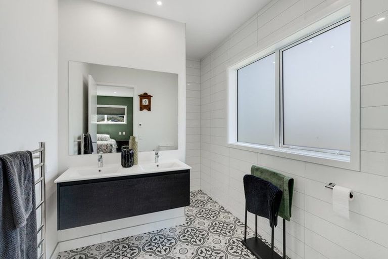 Photo of property in 17 Azimuth Road, Tairua, 3508
