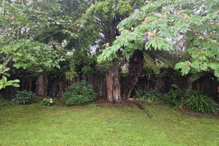 Photo of property in 1b Farnworth Avenue, Holdens Bay, Rotorua, 3010