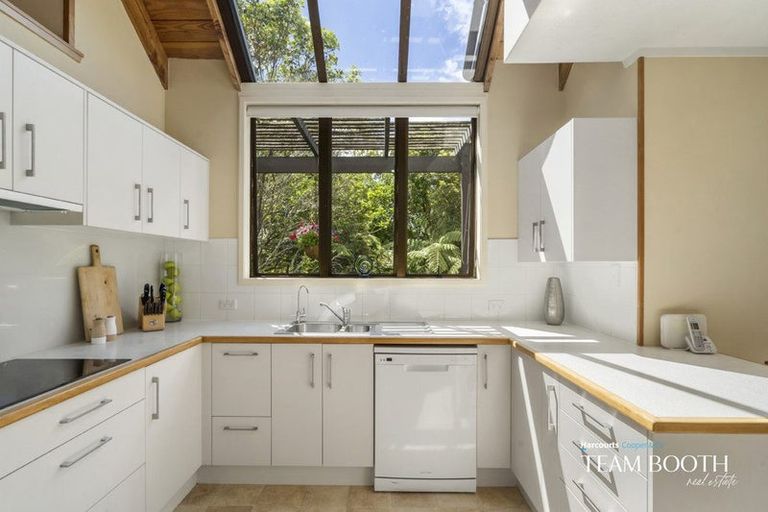 Photo of property in 1/139a Mokoia Road, Birkenhead, Auckland, 0626