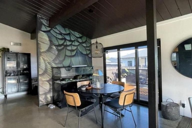 Photo of property in 33a Fitzroy Road, Fitzroy, New Plymouth, 4312