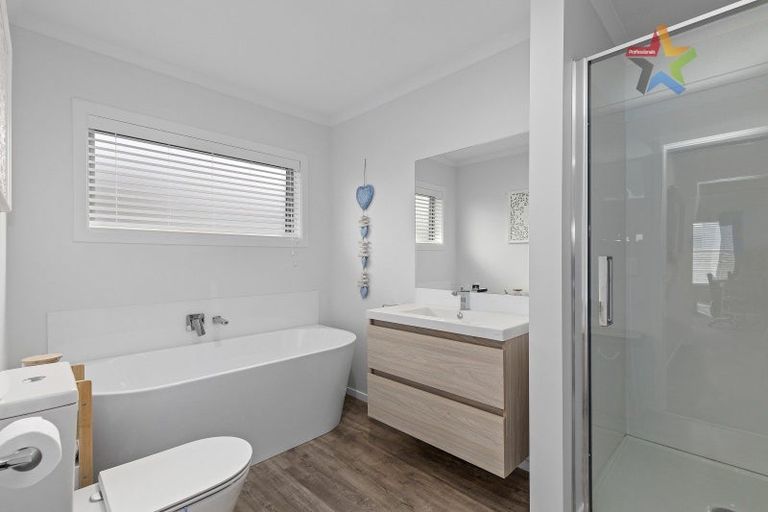 Photo of property in 5 Takapo Grove, Kelson, Lower Hutt, 5010